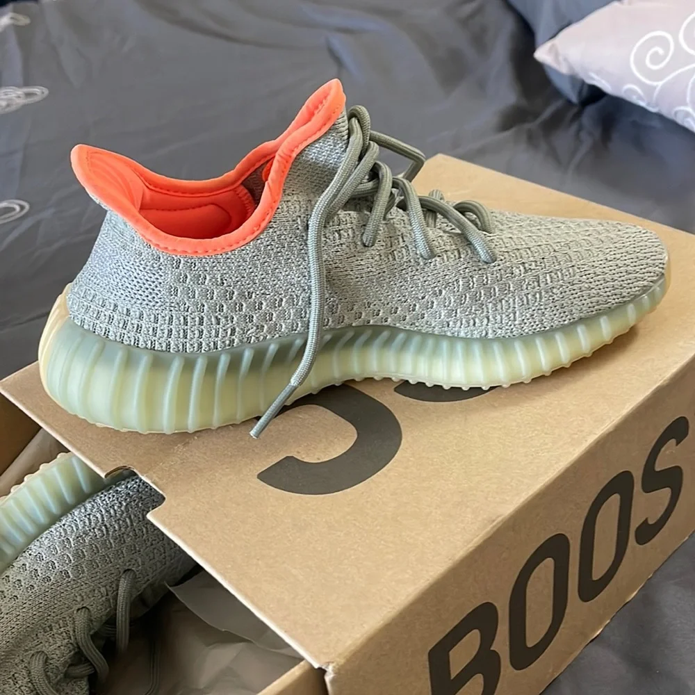 NEW YEEZY BOOST 350 V2 - Picture 1 of 5